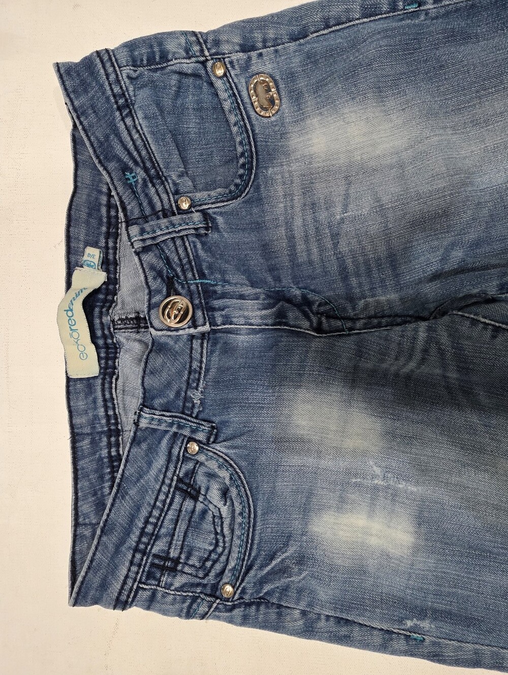 Vintage Ecko Red Y2K Embroidered Rhinestone Studded Slim Jeans Size 3/4 - Picture 2 of 11